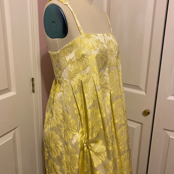 Adorable floral dress - Picture 2 of 4